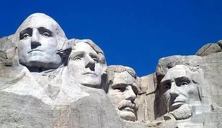 美国著名的总统山(拉什莫尔山),四位被视为最伟大的美国领导人中,即有西奥多·罗斯福。其他三位为华盛顿、杰斐逊、林肯。