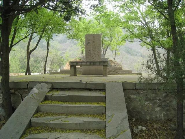 刘半农墓