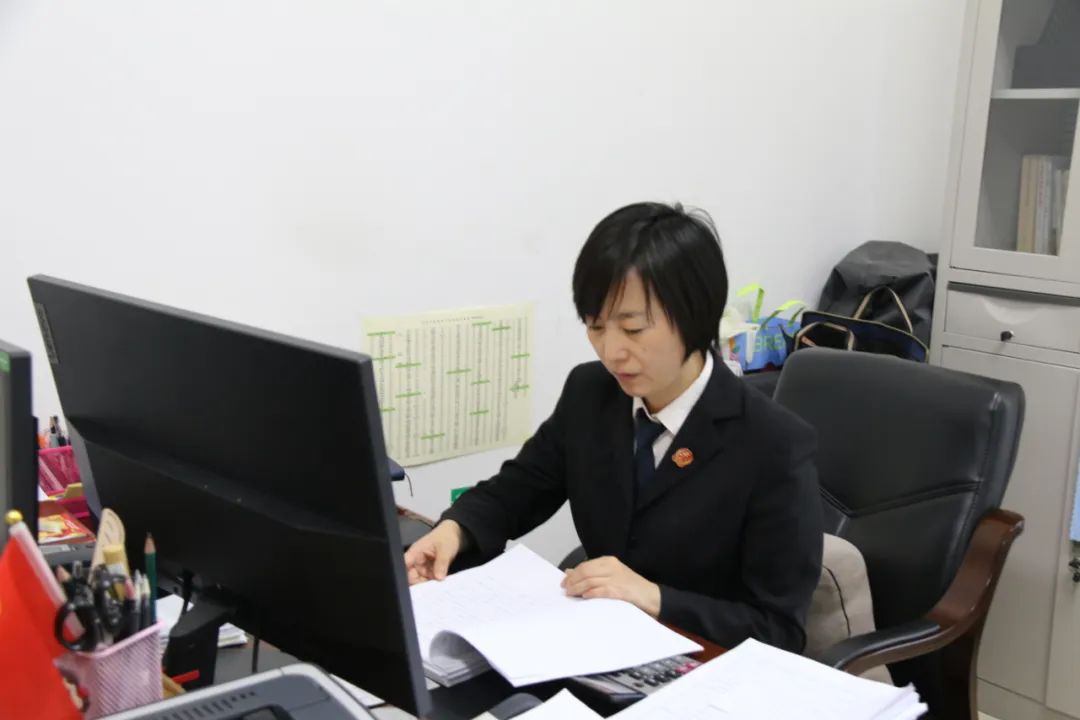 吉林大学法律硕士专业毕业,现任皇姑区法院民一庭副庭长,一级法官