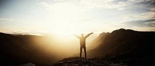 自律而自由，自由而幸福