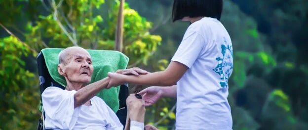 |必读|老龄癌症患者精准治疗成为日趋纠结的医疗问题