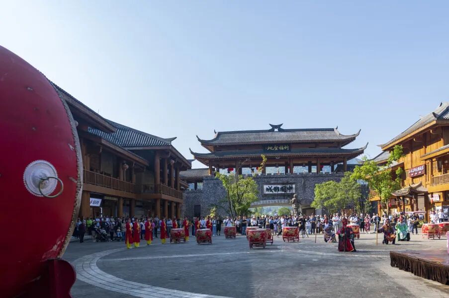 当前位置:>首页>专题专栏>玩转贵州>游在贵州>线路攻略> 道真中国傩城