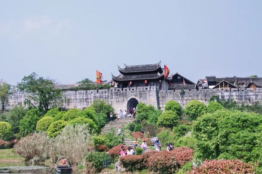 道真中国傩城——铜仁梵净山景区——石阡佛顶山温泉小镇息烽南山天沐