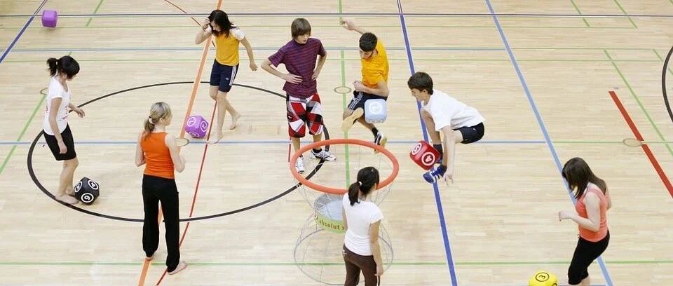 季浏：增进身心健康，体育课应留出更多时间让学生运动起来