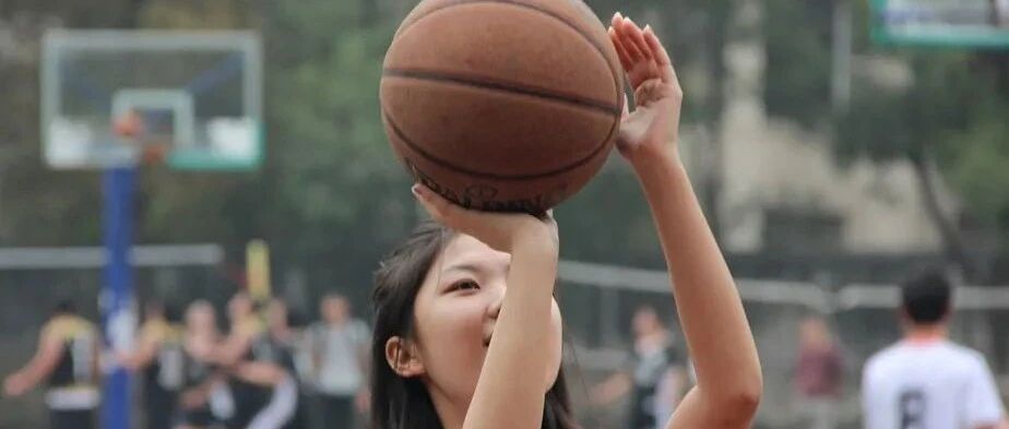 学生怎样投篮才能更准 他们需要知道这些