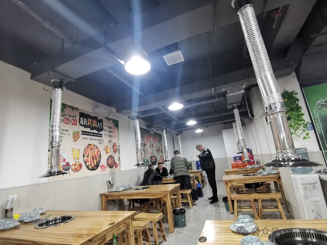 美食探店超级便宜的东北烤肉还有个像郭德纲的老板