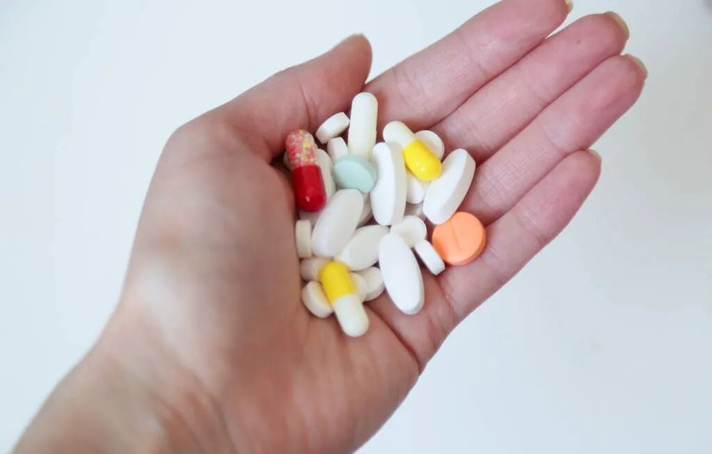 他汀类药物共有7种，哪种对肾病患者最友好？