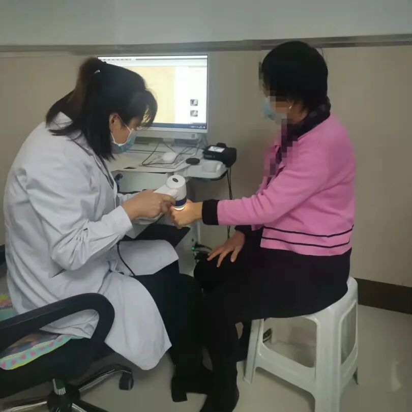 医用皮肤镜什么牌子好长痣、红肿、瘙痒、脱发......感觉自己得了皮肤病？皮肤镜检查为您一探究竟！_https://www.jmylbn.com_新闻资讯_第9张