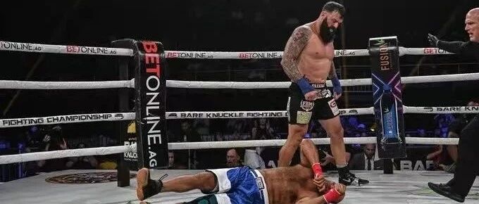 MMA选手首秀裸拳比赛遭KO 突然死亡年仅38岁