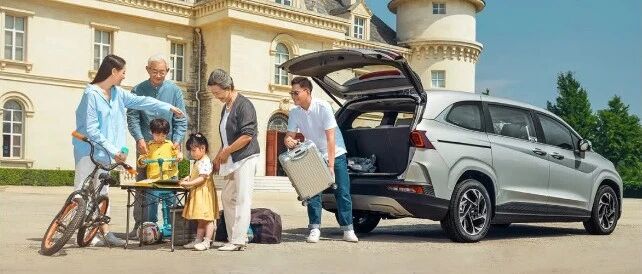 北京现代旗下首款MPV“库斯途”正式上市...