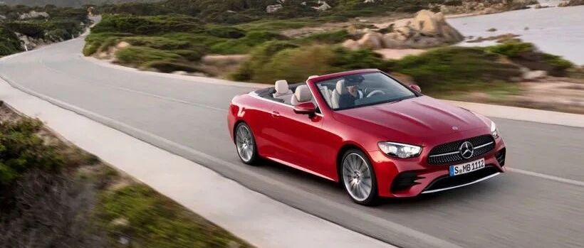 四门奔驰E商务范儿，两门版就只能负责帅气和浪漫了