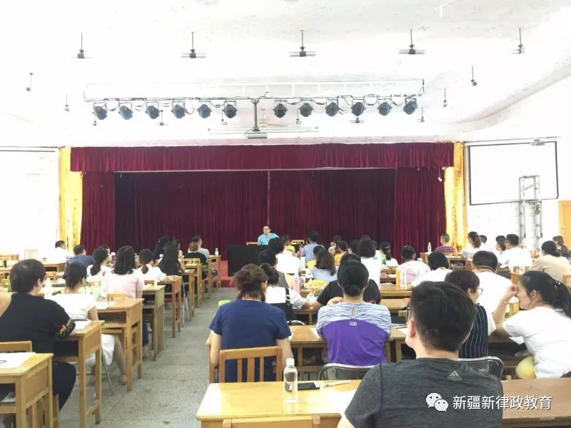 学院听课(刘国).jpg