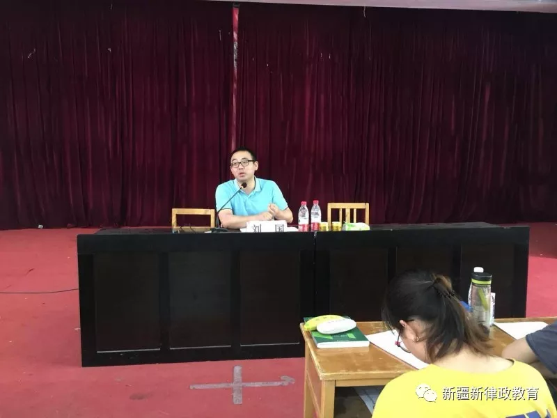 刘国特写.jpg