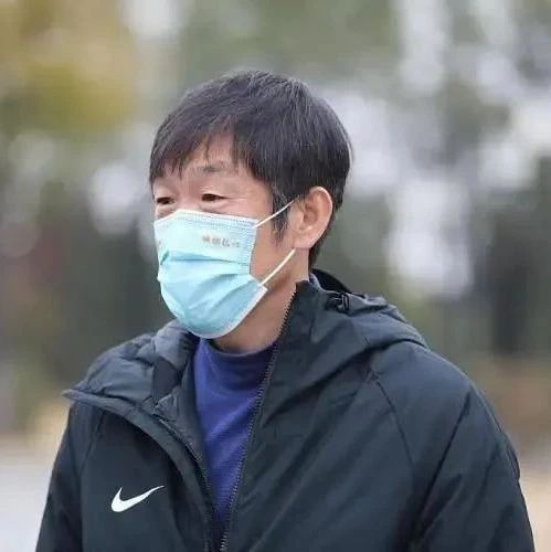 高洪波：青训教练要做到为人师表