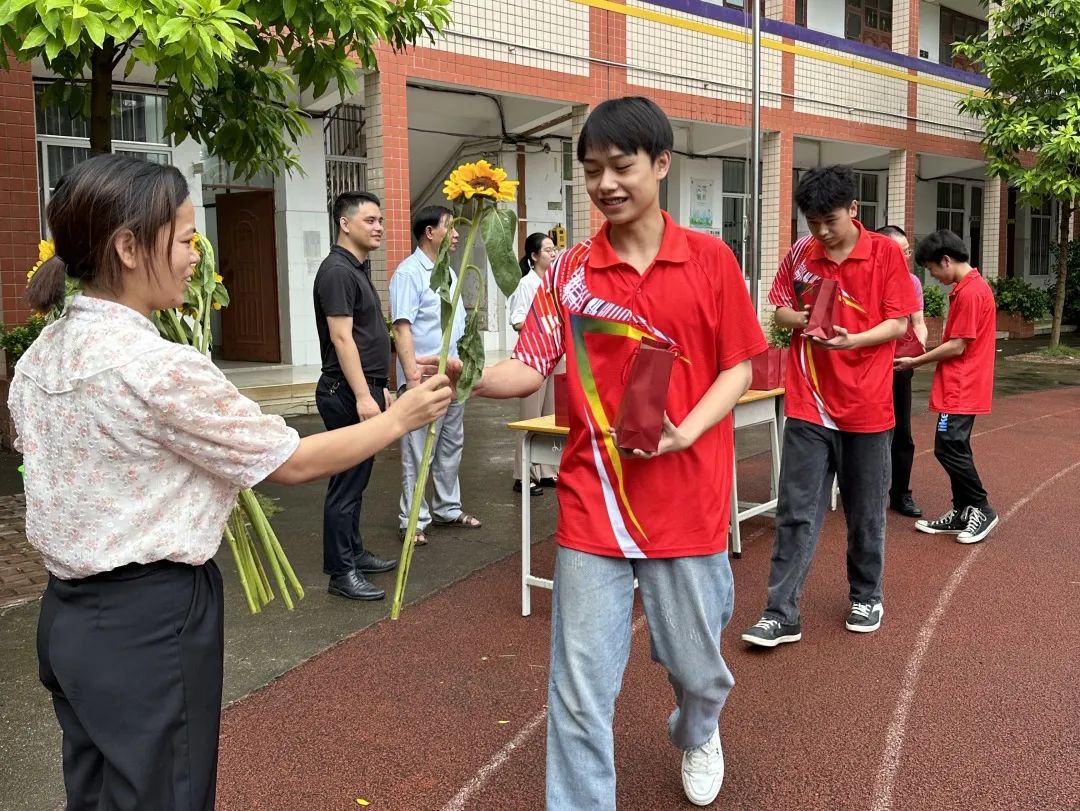 南宁爱华学校秀厢图片