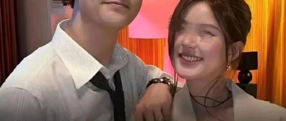 赵露思高调官宣喜讯!与老baby依偎在一起,网友:这姐,苦尽甘来了...