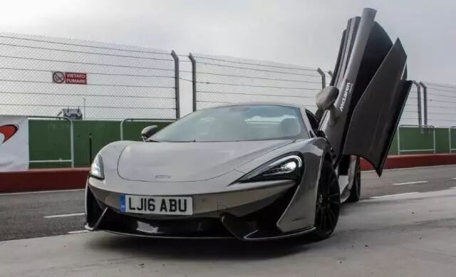 迈凯伦车标 国产版“迈凯伦”横空出世：碳纤维车身4.3秒破百，外观豪气十足