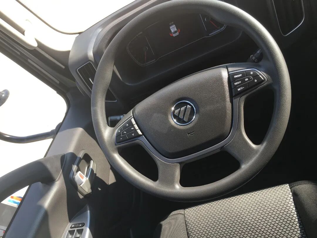 米2轻卡底盘自重1.8吨