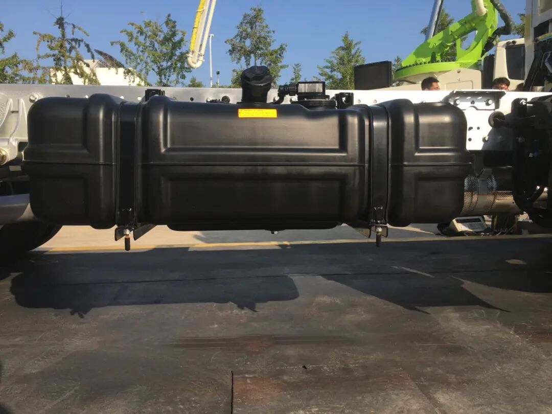 米2轻卡底盘自重1.8吨