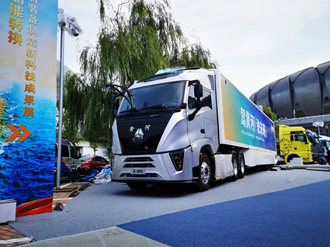 中国重汽新黄河来了 潍柴460马力+怀挡设计 能否成为进口重卡的新对手？