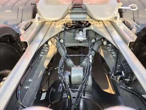 重汽豪沃高端牵引车新车TH7面世，自动挡仅售35万元，你想买吗？