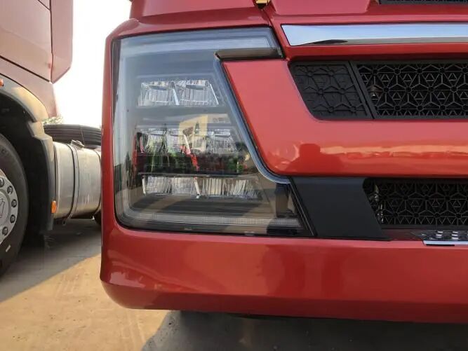 重汽豪沃高端牵引车新车TH7面世，自动挡仅售35万元，你想买吗？