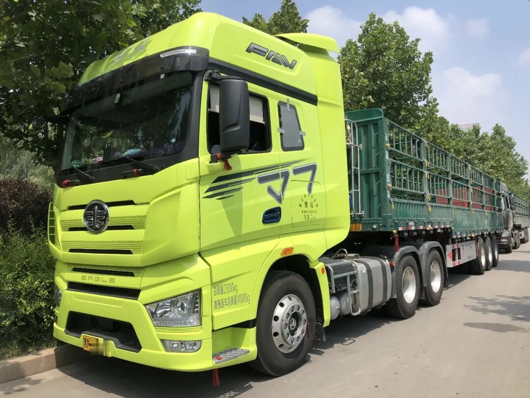 百公里油耗32L ！550马力解放J7牵引车为何如此省油？