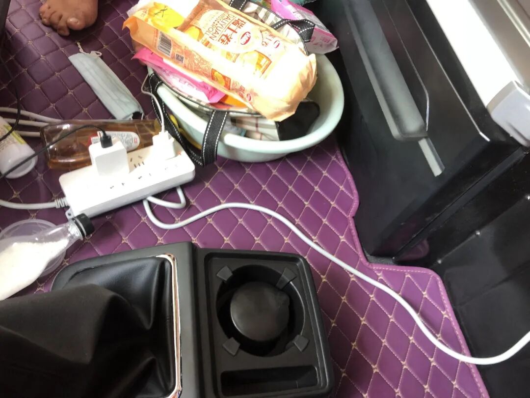 百公里油耗32L ！550马力解放J7牵引车为何如此省油？