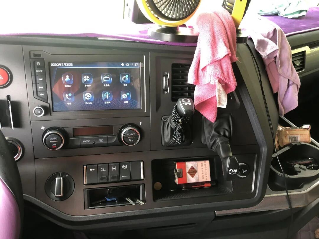 百公里油耗32L ！550马力解放J7牵引车为何如此省油？