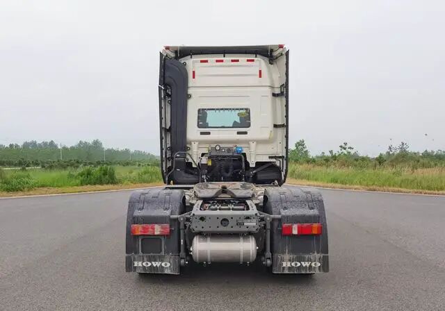 中国重汽新黄河600马力牵引车 百公里油耗仅29.5L?