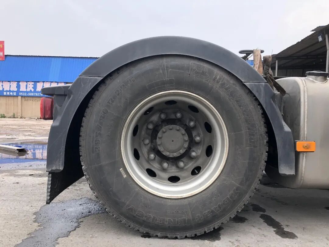 每月行驶2.7万公里 百公里油耗仅26L！这款重卡牵引车的实力不同凡响