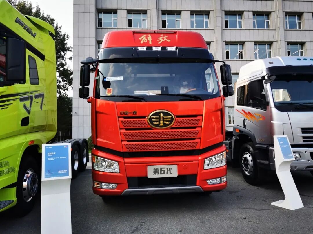 解放1-7代重卡都见过 没有驾驶室和方向盘的重卡见过吗？造型太科幻了（附高清大图）