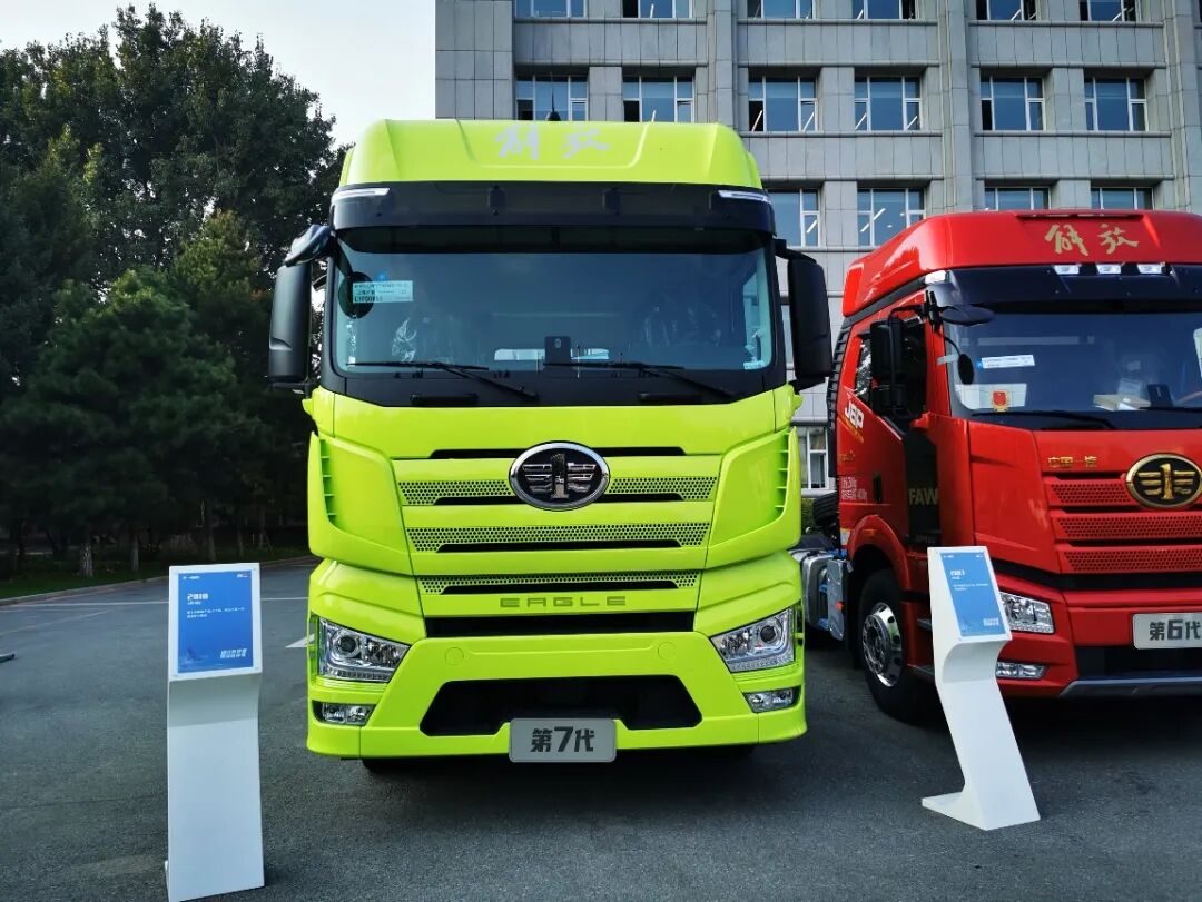 解放1-7代重卡都见过 没有驾驶室和方向盘的重卡见过吗？造型太科幻了（附高清大图）