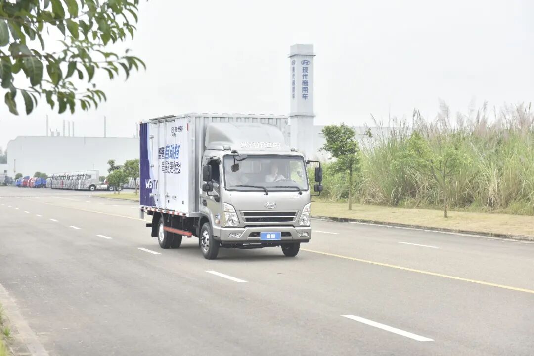 【试驾评测】现代盛图国六自动挡轻卡 爬坡不溜坡的秘密是什么？