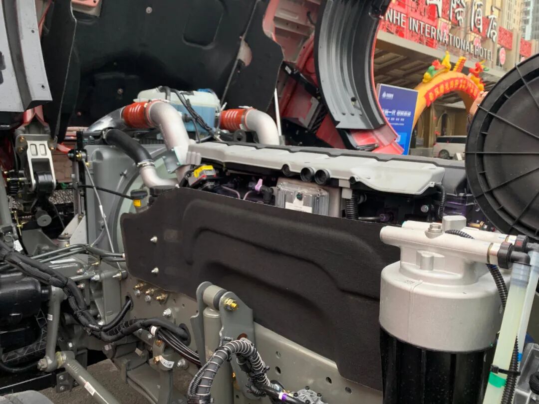 4.68万的自动挡重卡来了！中国重汽豪沃TH7上市