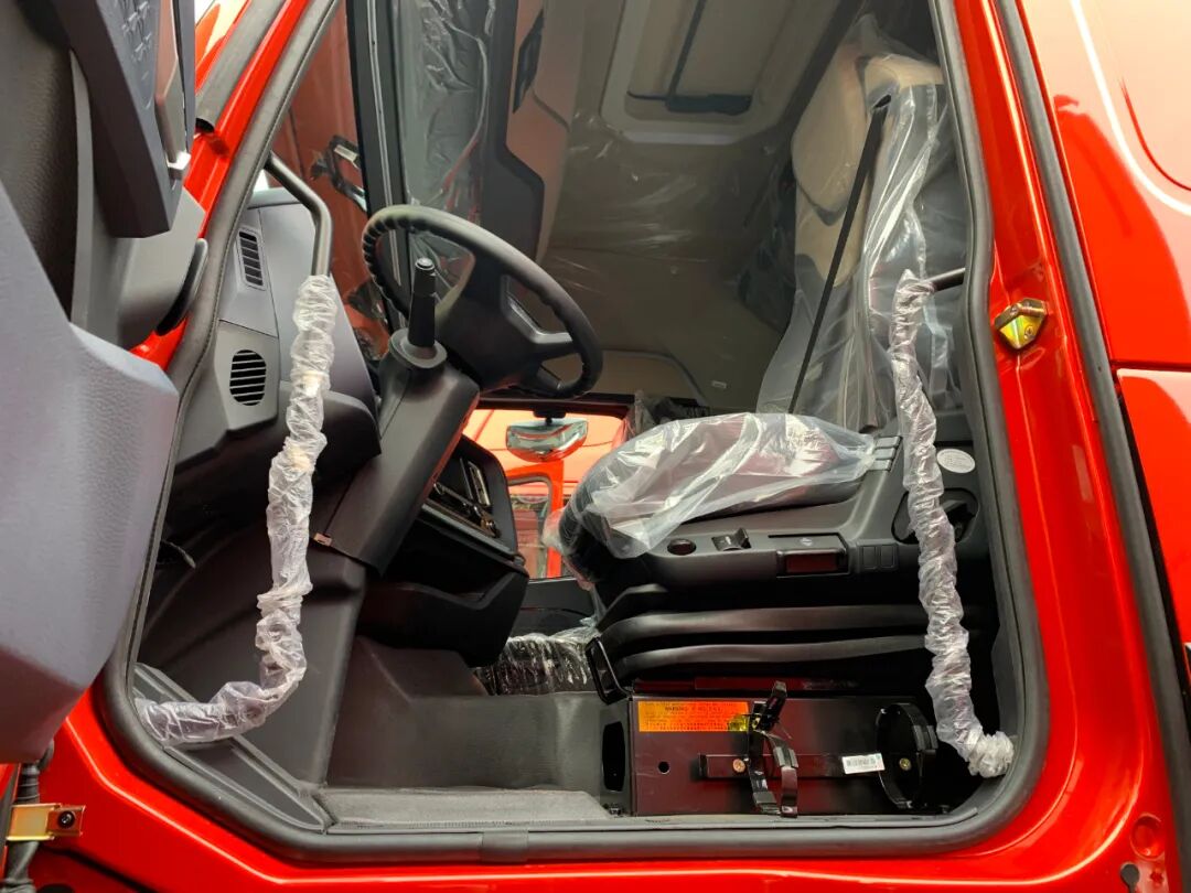 4.68万的自动挡重卡来了！中国重汽豪沃TH7上市