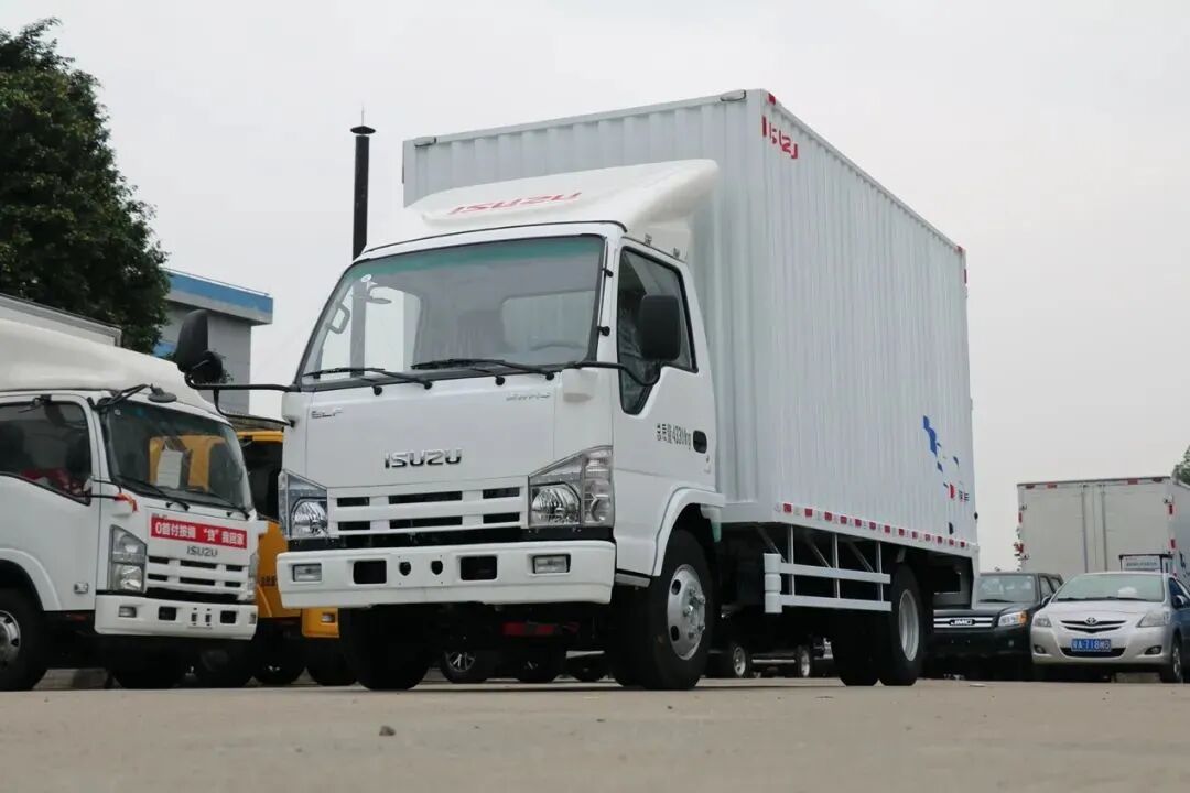 不到10万买蓝牌轻卡 这款庆铃五十铃100P咋样