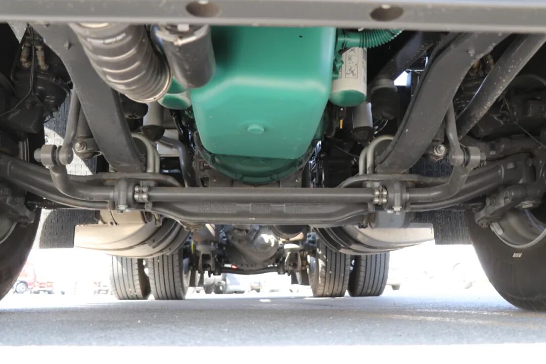 斯堪尼亚 沃尔沃 奔驰3款500马力牵引车对比 卡友说看完洗洗睡吧 反正买不起