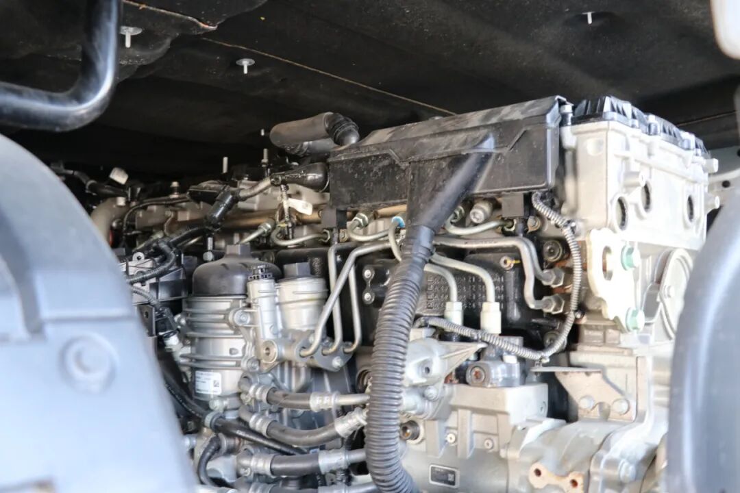 斯堪尼亚 沃尔沃 奔驰3款500马力牵引车对比 卡友说看完洗洗睡吧 反正买不起