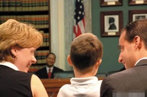 怎么用手抓到子宫21周的胎儿从子宫伸出“希望之手”抓住医生，生命的奇迹！_https://www.jmylbn.com_新闻资讯_第8张