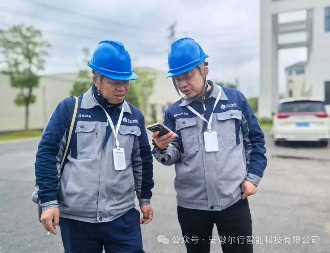 尊龙时凯控股尔行智能绝缘子智能清洗机器人顺利完成±1100千