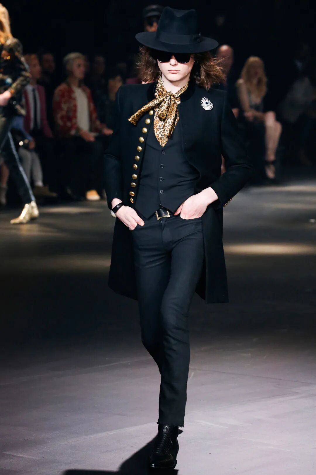 看完hedislimane上海艺术展我们会更好地理解celine吗