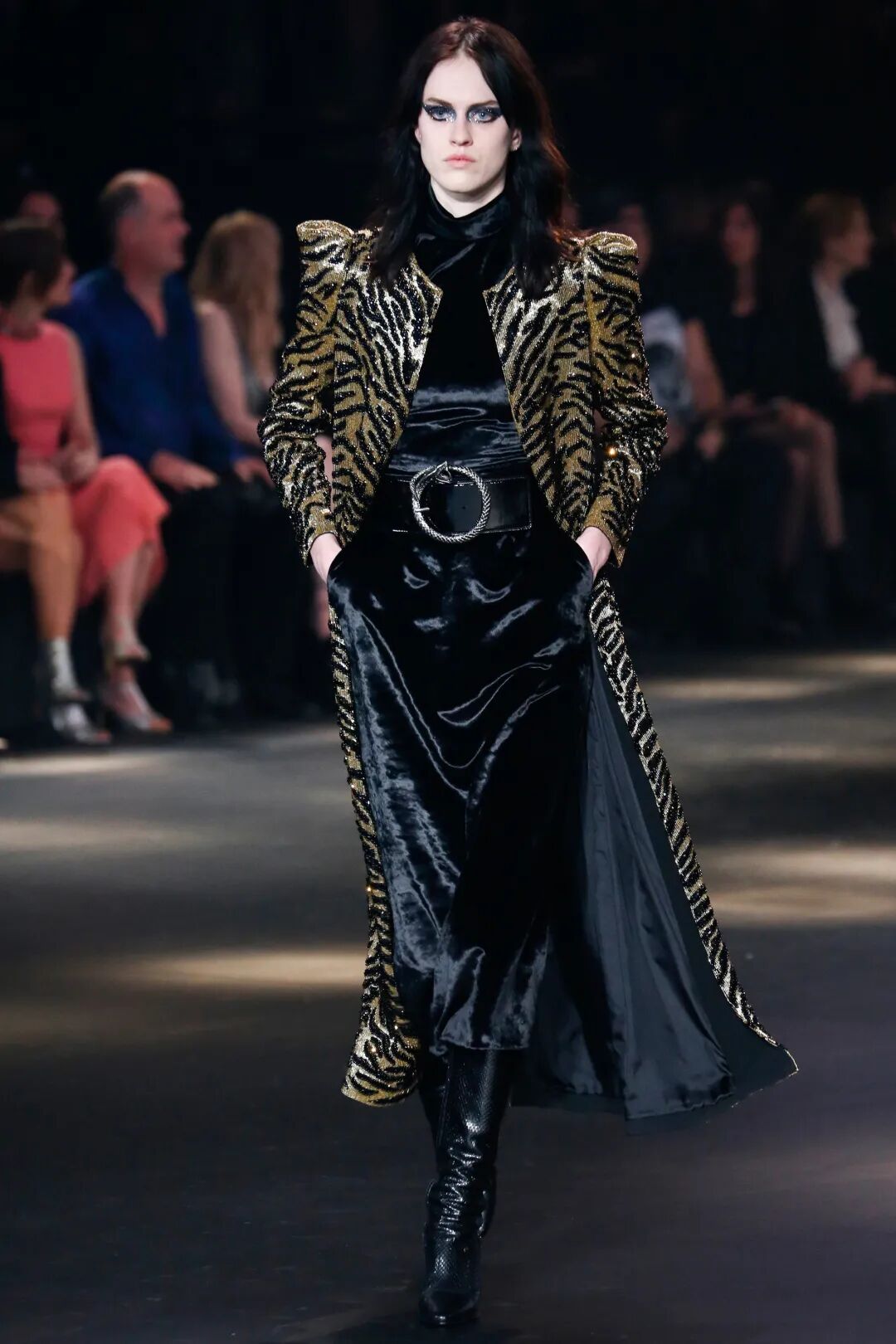 看完hedislimane上海艺术展我们会更好地理解celine吗