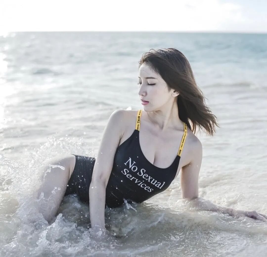 【美女】大尺度玩潮流不输明日花，历代FR2御用兔女郎性感大揭秘！（组图） - 43