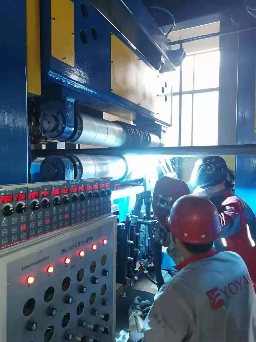 多枪联焊应用场景 - 麦格米特智能气保焊机