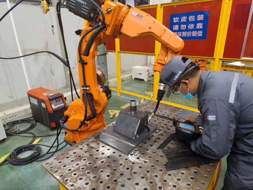 机器人焊接-碳钢试件  麦格米特焊接电源Artsen Pro系列