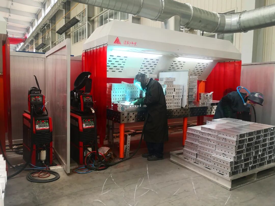 麦格米特焊机焊接现场