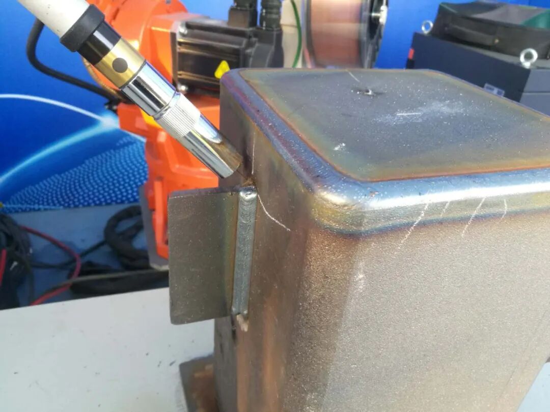 比赛指定用机麦格米特Artsen 2系列焊机