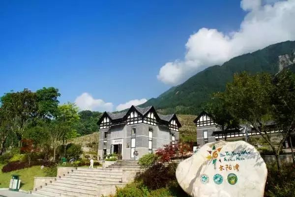 宝山村里有个太阳湾风景区,它的得名就来源于悠久的古蜀文化,寓意太阳