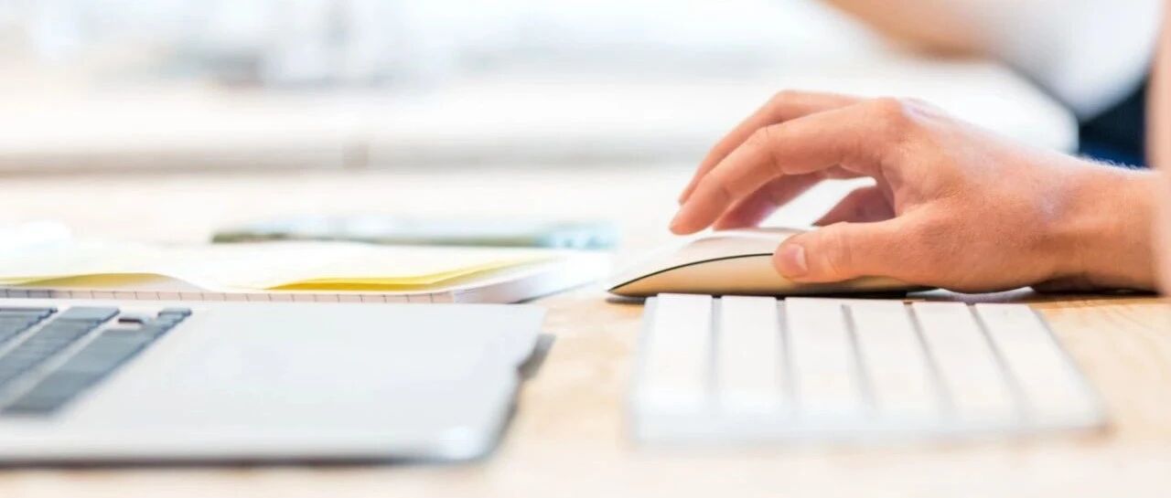 她终于辞职了。